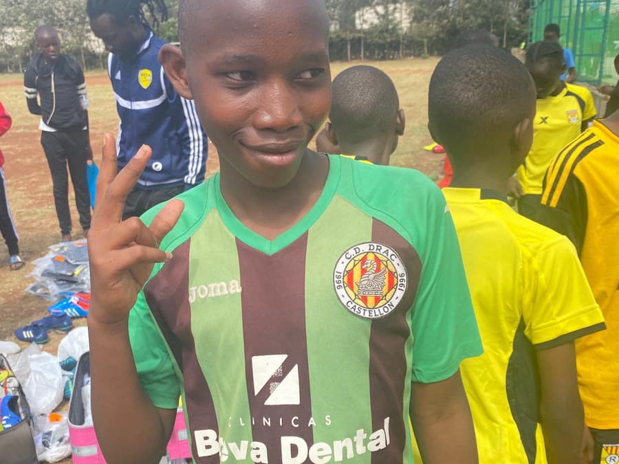 Kesa Soka: Fútbol y Valores para la Juventud de Kibera